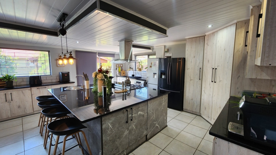 3 Bedroom Property for Sale in Bayview Western Cape